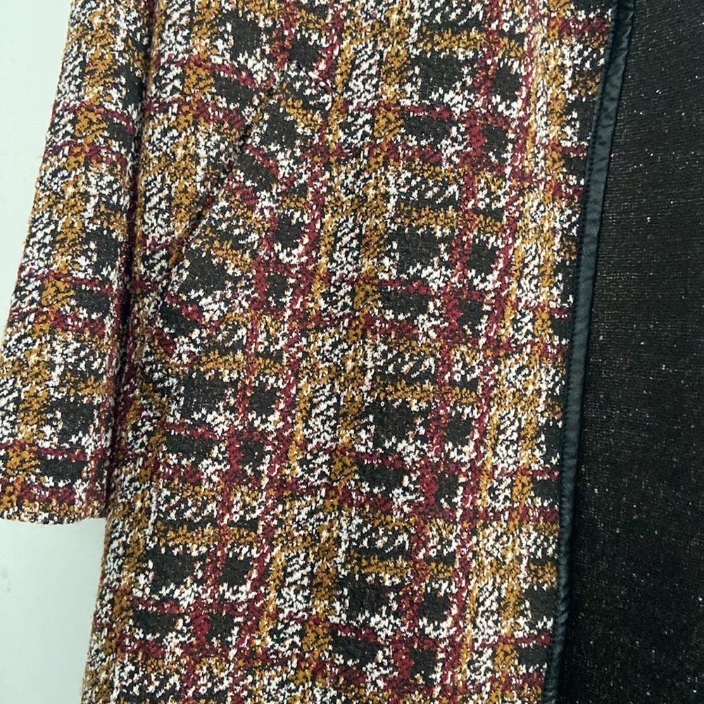 Lightweight coat. - Picture 3 of 4